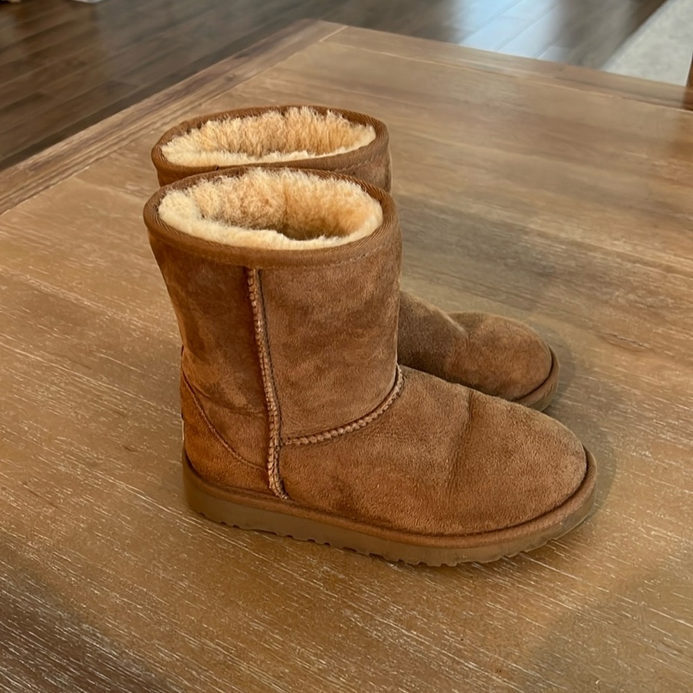 Girls UGG Classic Short Boots